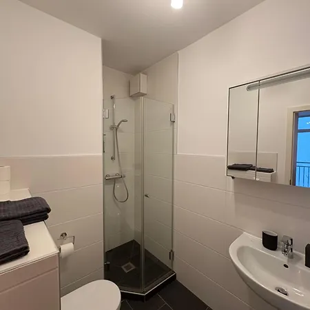 Modernes Serviced Wohnglueck 1 דירה